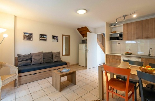 Saumur House | Lovely apartment in villa for 4 guests with internet, pool, TV, terrace and pets allowed