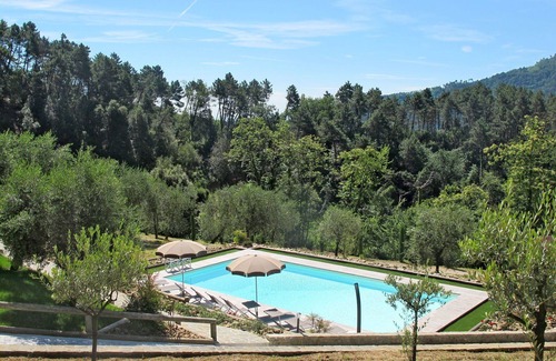 San Martino in Freddana Villa | Lovely apartment in villa for 12 guests with A/C, WIFI, private pool, TV, terrace and pets allowed