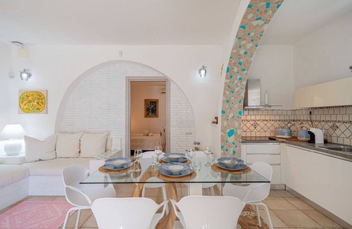 Eden Beach Villa | Lovely apartment in villa for 11 guests with A/C, pool, WIFI, TV, patio and pets allowed