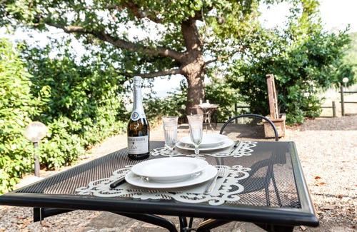 Castelnuovo di Val di Cecina Villa | Lovely apartment in villa for 4 people with pool, WIFI, TV, patio and pets allowed