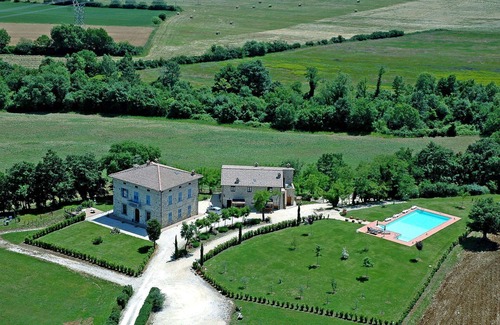 Casole d'Elsa House | Lovely apartment in villa for 6 people with pool, WIFI, TV, patio and panoramic view
