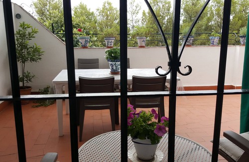 Beiro Apartment | Lovely apartment just a stone's throw from Granada's historic Albaicin district