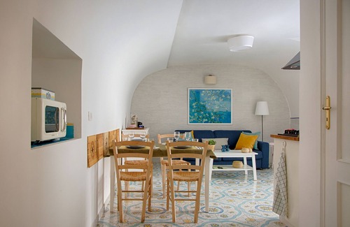 Vittorio Emanuele Apartment | Lovely apartment near via dei Mille - Chiaia area