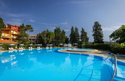 Strunjan Apartment | Lovely apartment with A/C, pool, WIFI, TV, terrace, pets allowed, panoramic view and parking