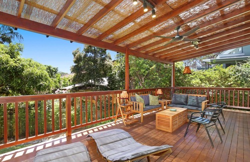 Bateau Bay House | Lovely Beachside Hideaway with Spacious Patio