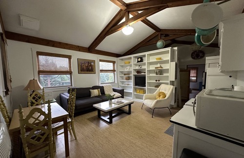 Millersburg Cabin | Lovely Cabin, fenced in yard. Pet Friendly!