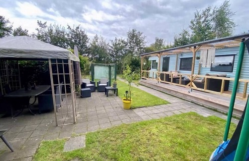 De Pol Ski Chalet | Lovely chalet in De Pol with garden