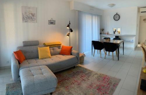 Riou - Petit Juas - Av de Grasse Apartment | Lovely cosy nest close to the centre of Cannes