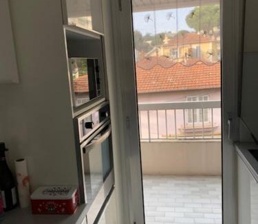 Riou - Petit Juas - Av de Grasse Apartment | Lovely cosy nest close to the centre of Cannes