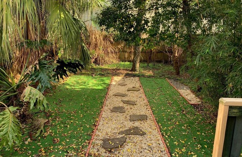 Touro Cottage | Lovely cottage 5 mins walk to historic St Charles Ave. & Magazine St- 2BR+1, 3BA