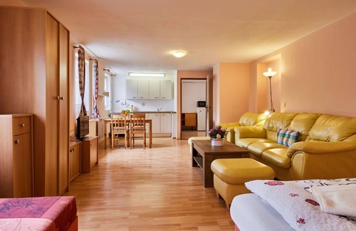 Svoboda nad Upou Apartment | Lovely apartment for 4 people with WIFI, TV, patio and pets allowed