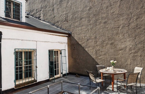 Financial District House | Lovely duplex loft on the coolest block in the South Street Seaport
