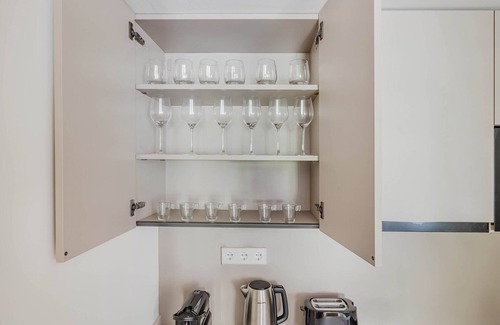 Teatinos Apartment | Lovely El Consul - El Romeral Studio, near Food, by Blueground