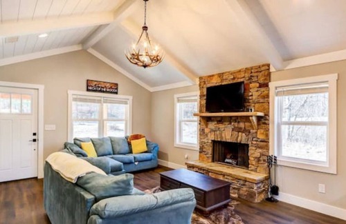 Ellijay House | Lovely Ellijay Home with a Cabin feel and Beautiful views