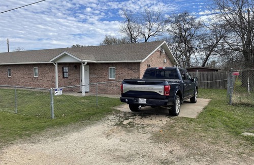 Elm Mott House | Lovely Family Home near Waco