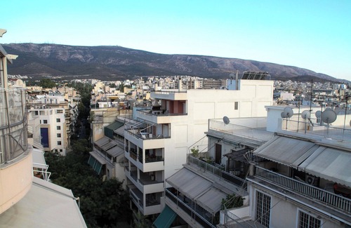 Ampelokipoi Apartment | Lovely flat with big terrace & panoramic view