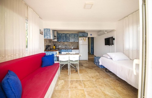 Golturkbuku Apartment | Lovely Flat with Pool and Nature View in Bodrum