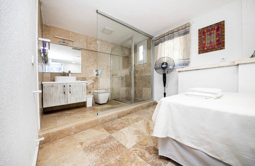 Golturkbuku Apartment | Lovely Flat with Pool and Nature View in Bodrum