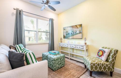 West Kissimmee House | Lovely Green Cottage Near Disney With Margaritaville Resort & Island H20 Waterpark Access - 2982Sr