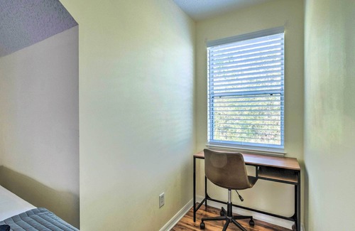 Edgar House | Lovely Hawthorne Home w/Private Boat Dock!