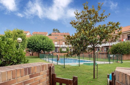 Loredo House | Lovely Holiday Home in Loredo a stonethrow from the beach & communitary pool!
