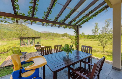 Gracac House | Lovely home in Kunovac Kupirovacki