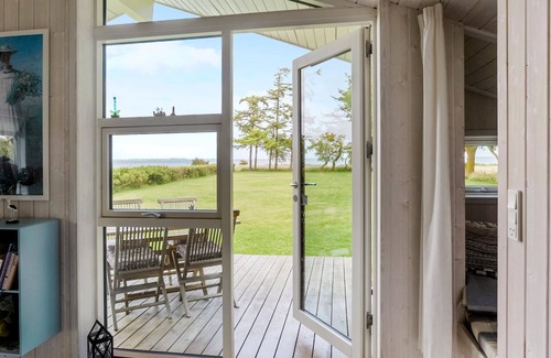 Maribo House | Lovely home in Askø with WiFi