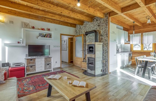 Gospic House | Lovely home in Buzim with sauna