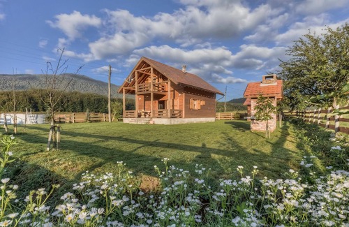Gospic House | Lovely home in Buzim with sauna