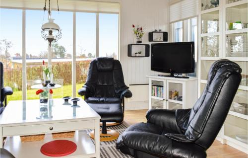 Oster Hurup House | Lovely Home In Hadsund With Kitchen