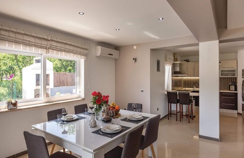 Imotski House | Lovely home in Imotski with sauna