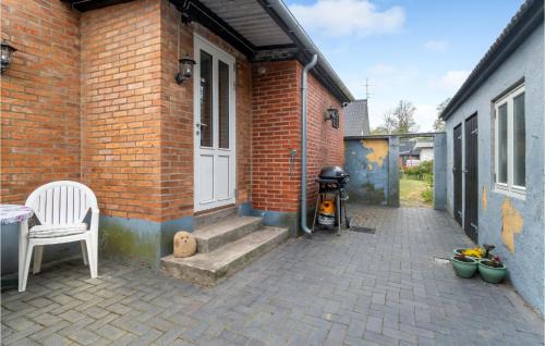 Snogebaek House | Lovely Home In Nexø With Kitchen