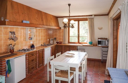Roquebrun House | Lovely home in Roquebrun with kitchen