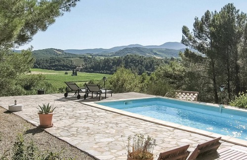 Roquebrun House | Lovely home in Roquebrun with kitchen