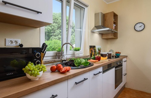 Heraki House | Lovely home in Sv.Lovrec with kitchen