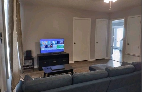New Llano House | Lovely Home/Minutes from Fort Polk/Wifi/Pet Friendly