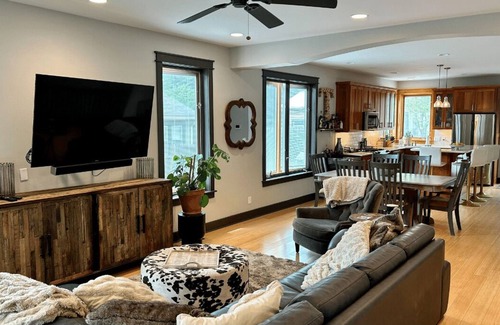 Columbia House | Lovely Home