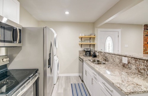 Hattiesburg House | Lovely House 2 is a beautiful house, complete renovated and nicely decorated.