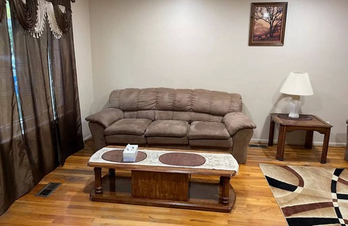Warren House | Lovely Huge1 story home 5 beds up 10 people