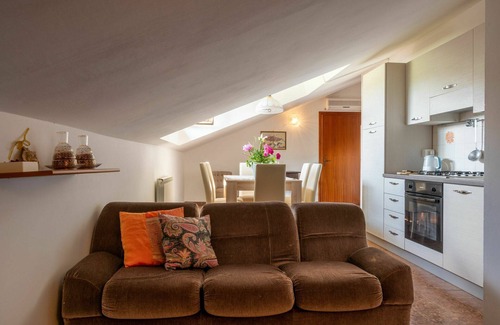 Castagnole delle Lanze Apartment | Lovely apartment for 4 people with A/C, WIFI, pool, TV and patio