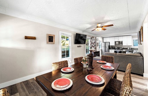 Julian House | Lovely Julian Home | Historic, Modern Perks