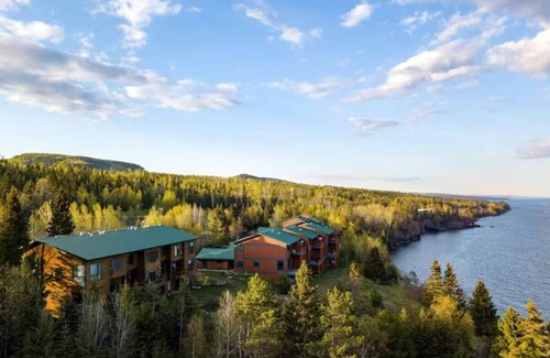 Tofte House | Lovely Lake Superior Waterfront Townhome, Tofte, North Shore of MN.