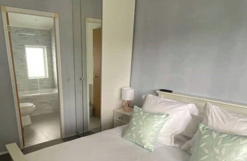 New Forest District Cabin | Lovely Lodge in private grounds with enviable view