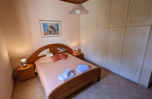 Paliki House | Lovely Lontza A 2-Bedroom Cozy House