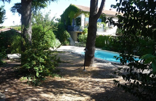 Maubec Apartment | Lovely Maubec apartment with private gardens, heated saltwater pool & internet