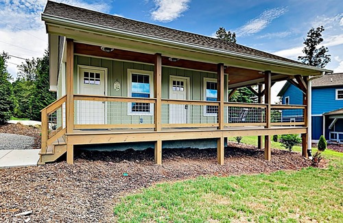 Woodfin Cabin | Lovely New Cottage with Deck & Firepit | Minutes to Town & Adventures