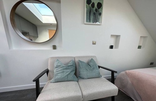 Camberwell Apartment | Lovely new studio flat