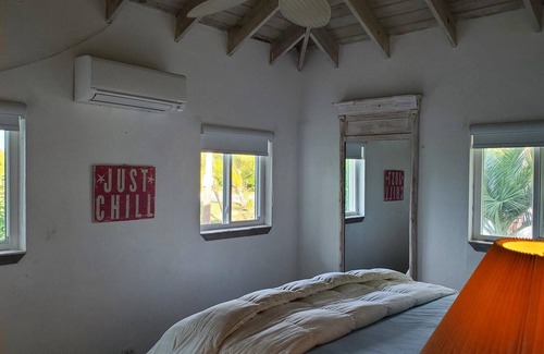 Rainbow Bay House | Lovely Oceanfront Home on Calm Caribbean, Snorkeling, Views