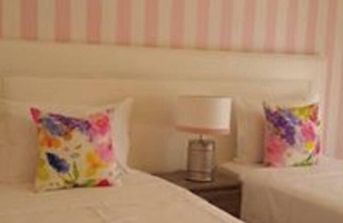 Santo Antonio dos Olivais Apartment | Lovely room close to the University