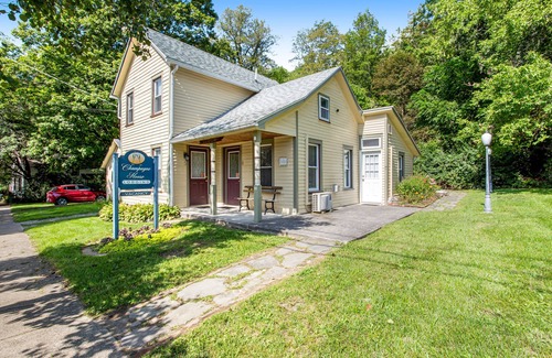Hammondsport Apartment | Lovely Set of Studios W/ Free WiFi & Excellent Location Near Town & Attractions!